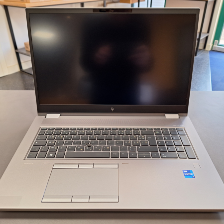 Prenosnik, HP Zbook Fury 17 G8 Mobile Workstation... ugodna cena / kvaliteta A-