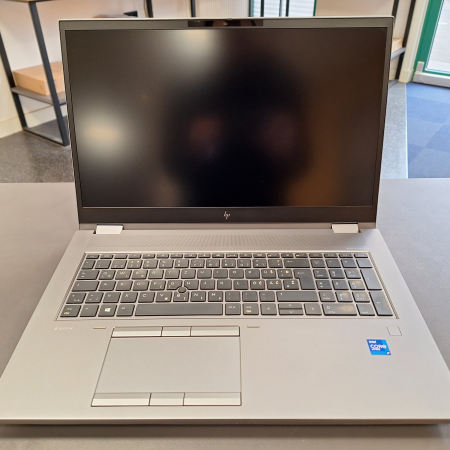 Prenosnik, HP Zbook Fury 17 G8 Mobile Workstation... ugodna cena / kvaliteta A-